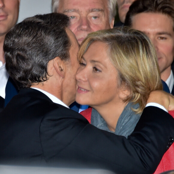 Nicolas Sarkozy à la sortie du meeting de soutien à Valérie Pécresse, tête de liste des Républicains aux élections régionales en Île de France, au Pavillon Baltard à Nogent-sur-Marne (Val-de-Marne). Le 27 septembre 2015