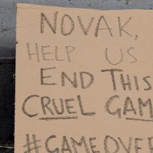 Manifestations devant le centre de rétention où réside Novak Djokovic à Melbourne, le 7 janvier 2022.