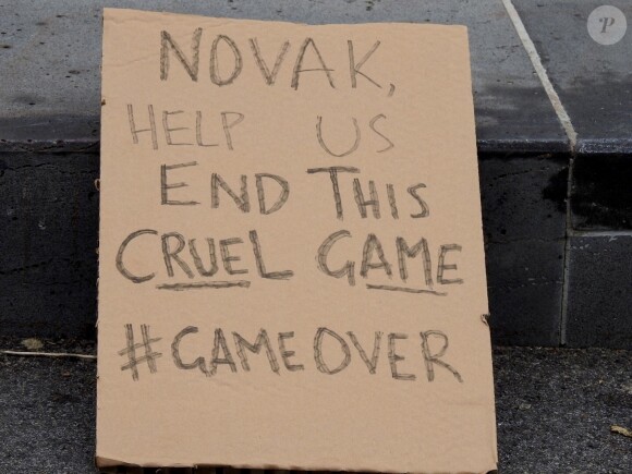 Manifestations devant le centre de rétention où réside Novak Djokovic à Melbourne, le 7 janvier 2022.
