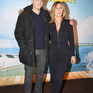 Mathieu Petit et sa compagne Mathilde Seigner - Avant-première du film "Ma famille t'adore déjà!" au cinéma Elysées Biarritz à Paris, France, le 7 novembre 2016. © Pierre Perusseau/Bestimage