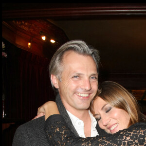 Mathilde Seigner et son compagnon Mathieu Petit à Paris en 2009. 