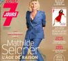 Mathilde Seigner dans le magazine "Télé-7-Jours" du 15 janvier 2022.