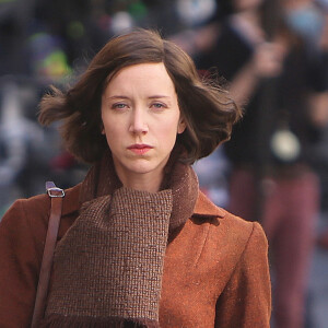 Sara Giraudeau - Reprise du tournage du film "Adieu Monsieur Haffmann" dans le quartier de Montmartre à Paris, le 1er juin 2020. © Panoramic / Bestimage