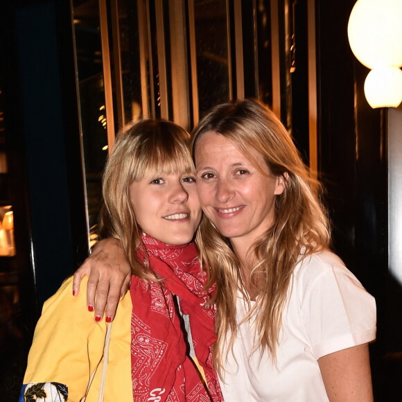 Exclusif - Sarah Poniatowski et sa fille Yasmine Lavoine (la fille de Marc Lavoine) - Inauguration de la terrasse du restaurant Le Roch à Paris. Le 7 juin 2017 © Rachid Bellak / Bestimage