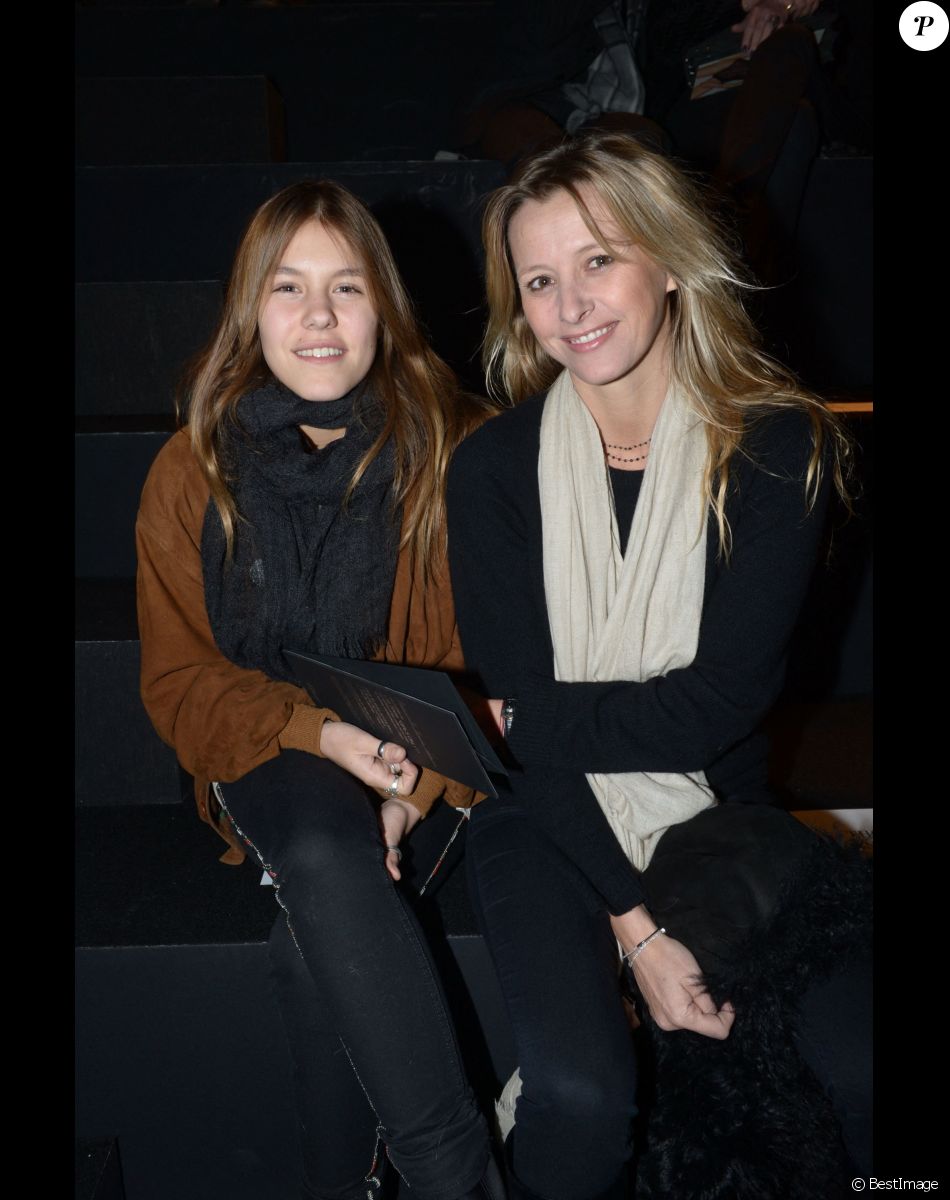 Sarah Poniatowski et sa fille Yasmine Lavoine - Etam Live show de la collection lingerie de Natalia Vodianova à la Bourse du Commerce à Paris le 26 fevrier 2013.
