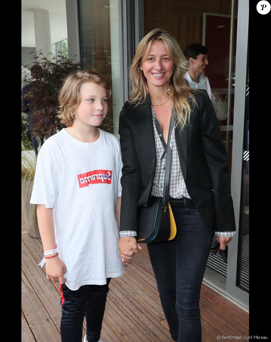 Sarah Lavoine et son fils Roman - Les célébrités au village des Internationaux de Tennis de Roland Garros à Paris, France, le 6 juin 2018. © Cyril Moreau/Bestimage