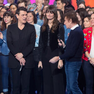 Marc Lavoine, Clara Luciani, Alain Souchon - Deuxième jour de la 33ème édition du Téléthon au Parc de la Villette à Paris le 7 décembre 2019. © Tiziano Da Silva/Bestimage