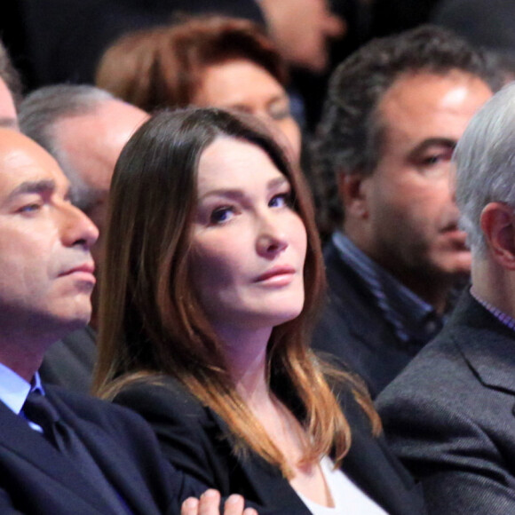 Bernadette Chirac, Jean-François Copé, Carla Bruni-Sarkozy, Edouard Balladur, François Fillon - Meeting de Nicolas Sarkozy à Villepinte. Le 11 mars 2012.