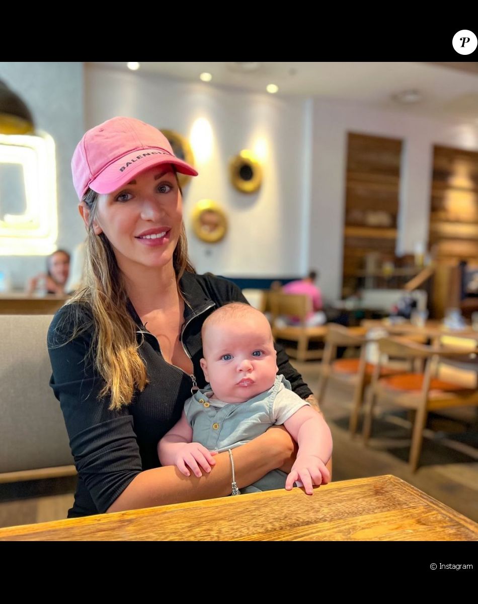 Julia Paredes, jeune maman de Luna et Vittorio, tous les deux nés de ses amours avec son amoureux Maxime Parisi.