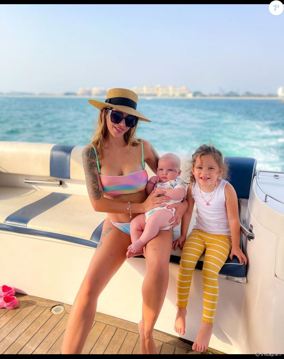 Julia Paredes, jeune maman de Luna et Vittorio, tous les deux nés de ses amours avec son amoureux Maxime Parisi.