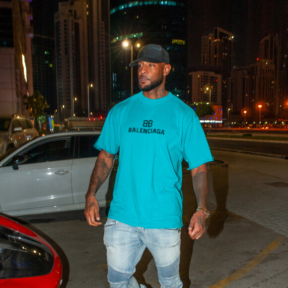 Exclusif - Booba lors de la soirée " Come Chill with Booba " au bar Le Tube à Dubaï le 21 octobre 2021. © Nicolas Briquet / Bestimage 