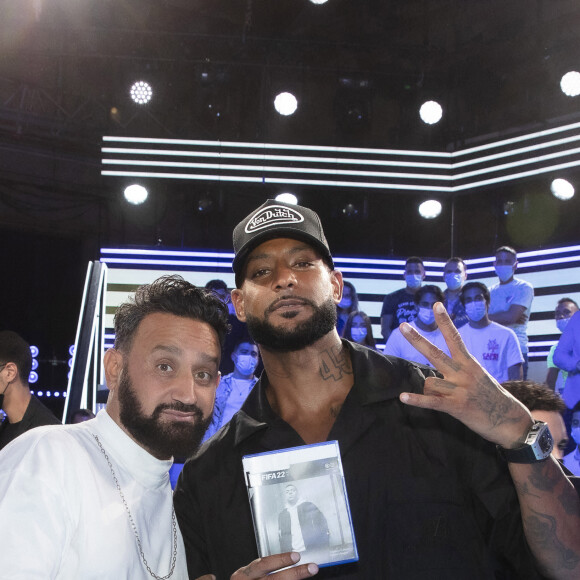 Exclusif - Cyril Hanouna, Booba (Elie Yaffa) - TPMP (Touche Pas à Mon Poste) présenté par Cyril Hanouna, diffusée en direct le 20 Septembre 2021 sur C8 avec Booba venu annoncer son prochain concert au Stade de France - Paris le 20 Septembre 2021 © Jack Tribeca / Bestimage 