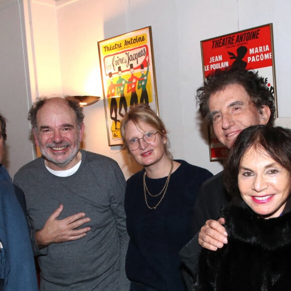 Exclusif - Julie Gayet et son compagnon François Hollande, Jean-Pierre Darroussin, la metteur en scène Anna Novion, Jack Lang et sa femme Monique et l'auteur de la pièce Jean-Michel Djian - Générale de la Pièce "Rimbaud en Feu" au théatre Antoine à Paris le 13 janvier 2022. © Bertrand Rindoff Petroff / Bestimage 