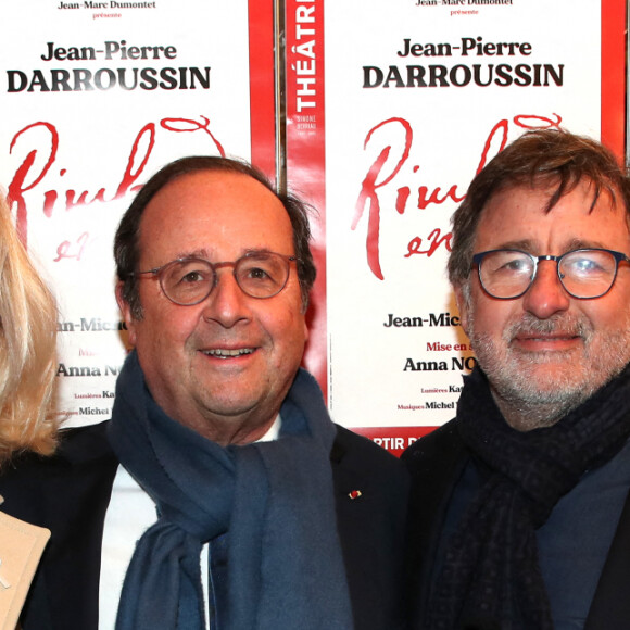 Exclusif - Julie Gayet et son compagnon François Hollande et l'auteur de la pièce Jea-nMichel Djian - Générale de la Pièce "Rimbaud en Feu" au théatre Antoine à Paris le 13 janvier 2022. © Bertrand Rindoff Petroff / Bestimage 