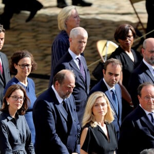 Eric Dupond-Moretti, Sébastien Lecornu,Jean-Michel Blanquer, François Hollande, sa compagne Julie Gayet et la Première Dame Brigitte Macron lors de la cérémonie d'hommage national à Jean-Paul Belmondo à l'Hôtel des Invalides à Paris, France, le 9 septembre 2021. © Dominique Jacovides/Bestimage