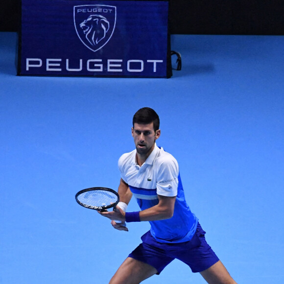 Novak Djokovic face à Cameron Norrie lors du Masters ATP à Turin, le 19 novembre 2021.