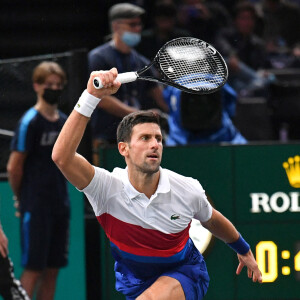 Novak Djokovic remporte la finale homme du Rolex Paris Masters face à Daniil Medvedev le 7 novembre 2021. © Veeren/Bestimage