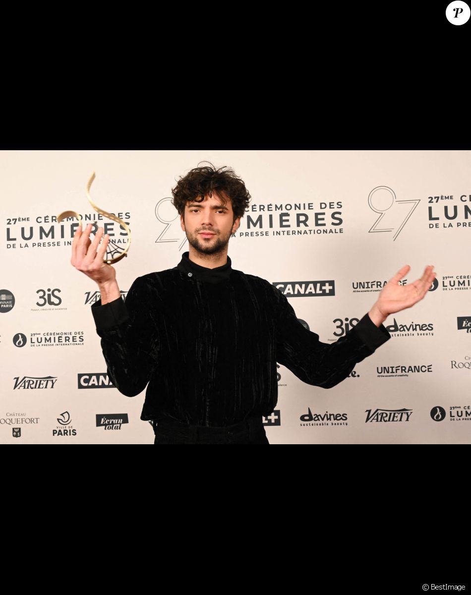 Exclusif - Thimotée Robart (Révélation masculine) - 27e Cérémonie des Lumières de la presse internationale à Paris, le 14 janvier 2022. @ Coadic Guirec / Pierre Perusseau / Bestimage
