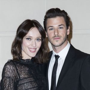 Gaspard Ulliel et sa compagne Gaëlle Pietri - Photocall lors du deuxième défilé Chanel "Métiers d'Art" au Ritz à Paris. © Olivier Borde/Bestimage 