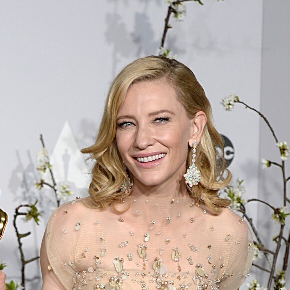 Cate Blanchett (Oscar de la meilleure actrice pour le rôle de Jasmine dans le film "Blue Jasmine") (bijoux Chopard) - Pressroom - 86ème cérémonie des Oscars à Hollywood, le 2 mars 2014. 