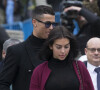 Cristiano Ronaldo quitte le tribunal avec sa compagne Georgina Rodríguez à Madrid.