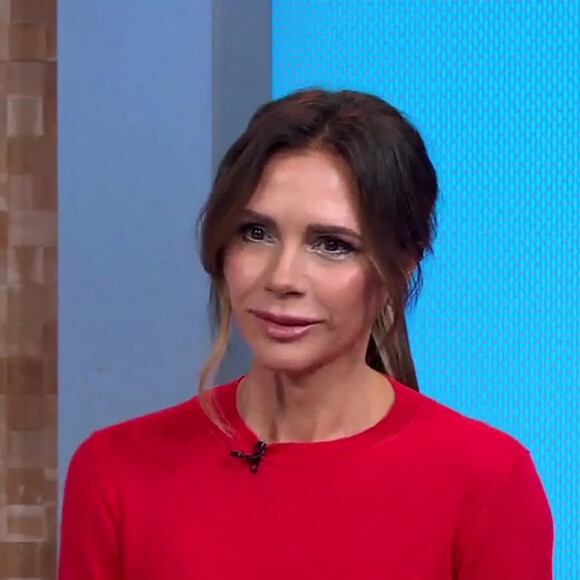 Victoria Beckham participe à l'émission "Good Morning America", le 12 octobre 2021 à New York. 