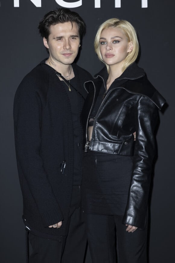 Brooklyn Beckham et sa fiancée Nicola Peltz - Photocall du défilé Givenchy collection Printemps-Eté 2022 lors de la fashion week à la "U Arena" (Paris La Défense Arena) à Nanterre © Olivier Borde/Bestimage 