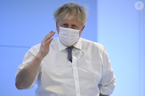 Le Premier ministre britannique Boris Johnson visite le centre "Rutherford Diagnostic" à Taunton, le 20 janvier 2022.