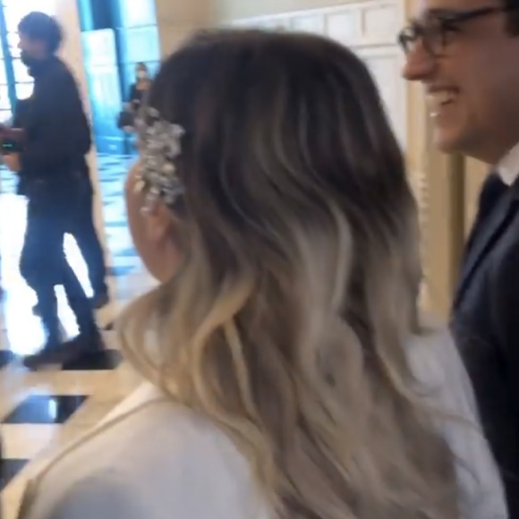 Carla Moreau lors de son mariage avec Kevin Guedj à la mairie de Marseille - Instagram