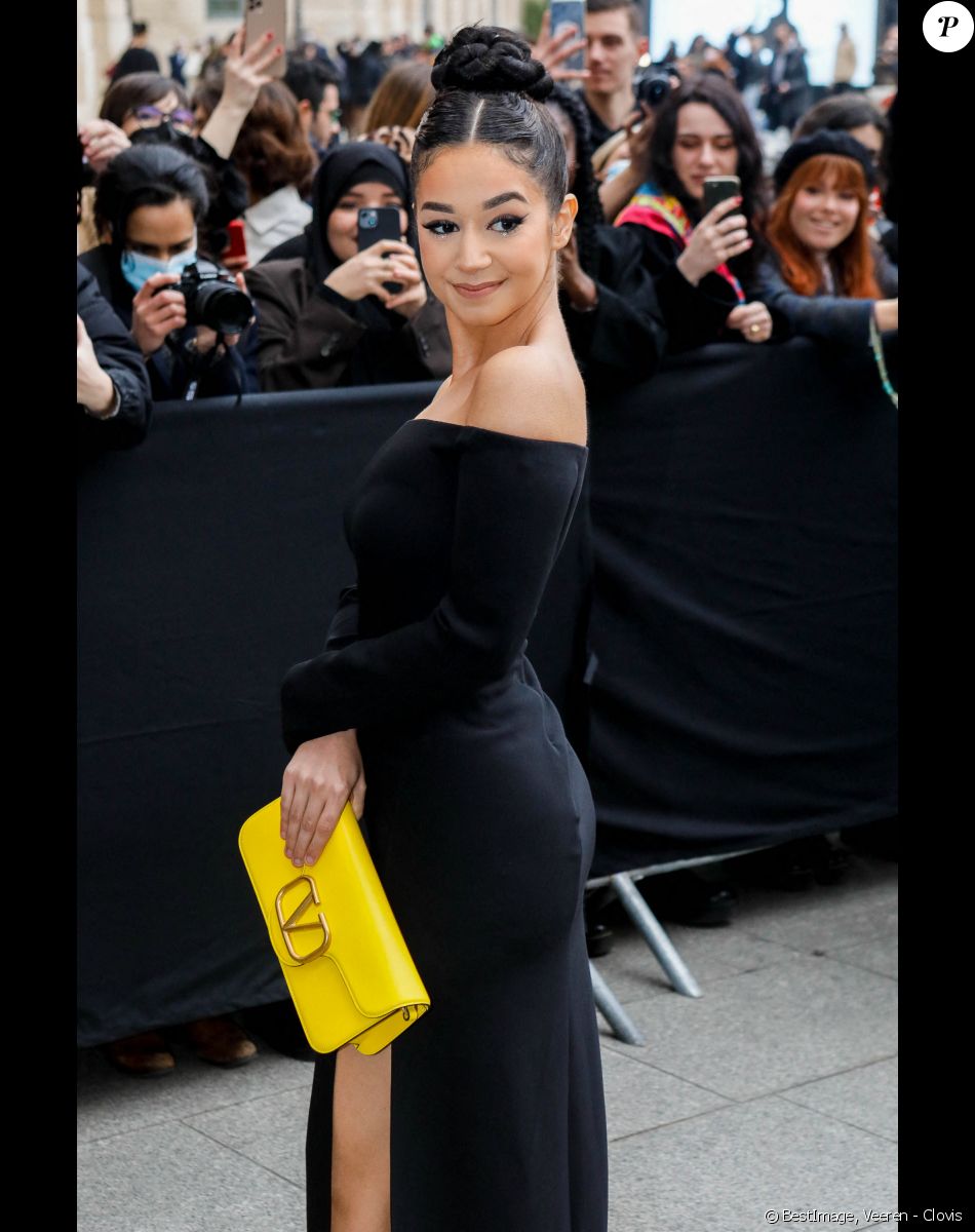 Léna Situations (Léna Mahfouf) arrive au défilé Valentino Haute-Couture printemps-été 2022 au 8 place Vendôme dans le cadre de la Fashion Week de Paris. Le 26 janvier 2022. © Veeren-Clovis/Bestimage