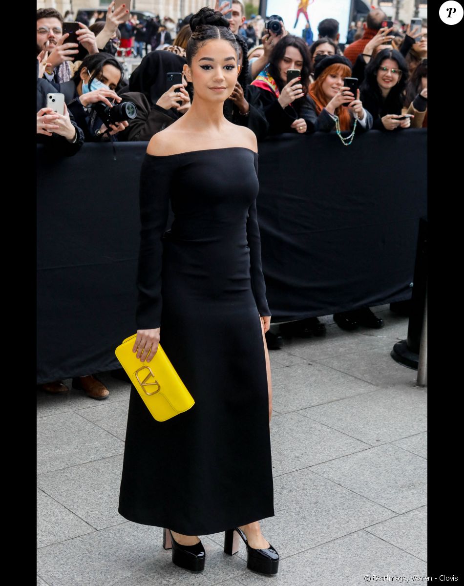 Léna Situations (Léna Mahfouf) arrive au défilé Valentino Haute-Couture printemps-été 2022 au 8 place Vendôme dans le cadre de la Fashion Week de Paris. Le 26 janvier 2022. © Veeren-Clovis/Bestimage