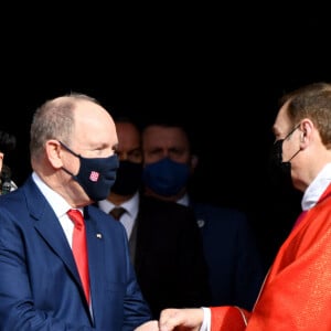 Le prince Albert II de Monaco et la princesse Caroline de Hanovre durant la traditionnelle messe durant la célébration de la Sainte Dévote, Sainte patronne de Monaco, le 27 janvier 2022. © Bruno Bebert/Bestimage