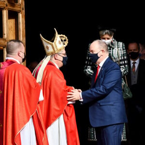 Le prince Albert II de Monaco et la princesse Caroline de Hanovre durant la traditionnelle messe durant la célébration de la Sainte Dévote, Sainte patronne de Monaco, le 27 janvier 2022. © Bruno Bebert/Bestimage