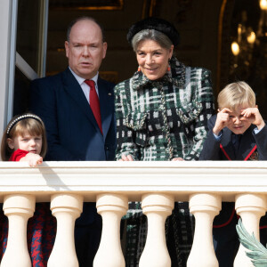 Le prince Albert II de Monaco, ses enfants le prince Jacques et la princesse Gabriella, et la princesse Caroline de Hanovre durant la célébration de la Sainte Dévote, Sainte patronne de Monaco.