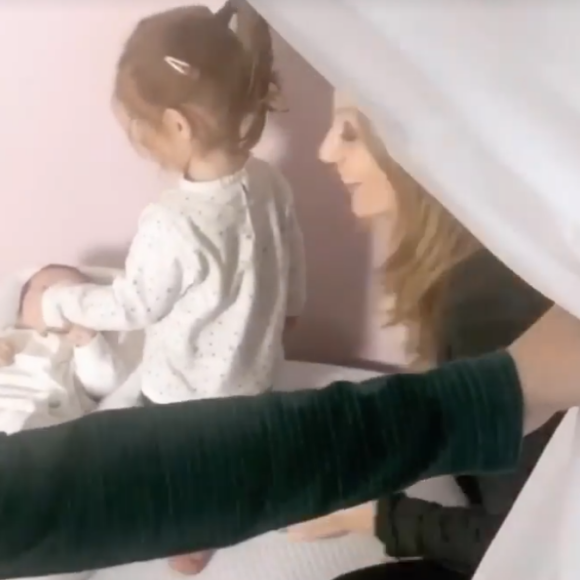 Fabienne Carat dévoile de nouvelles images de son bébé Céleste avec sa soeur Carole et sa fille Victoire - Instagram