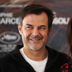 François Ozon et Sophie Marceau au photocall du film "Tout s'est bien passé" à l'hôtel "Barcelo Torre" à Madrid, le 27 janvier 2022.