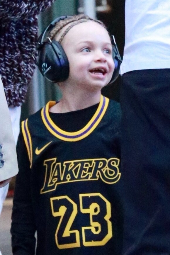 Exclusif - Drake et son fils Adonis à leur arrivée au Staples Center à Los Angeles, pour assister au match des Lakers Vs Phoenix Suns. Le 3 juin 2021 