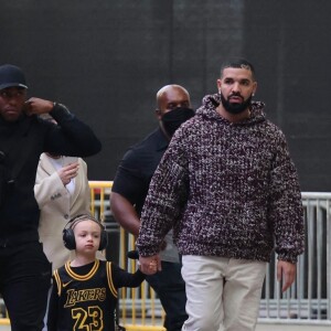 Drake et son fils Adonis à leur arrivée au Staples Center à Los Angeles, pour assister au match des Lakers Vs Phoenix Suns. Le 3 juin 2021 