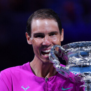 Rafael Nadal (Esp) - Rafael Nadal remporte l'Open d'Australie à Melbourne et décroche également son 21 ème titre en Grand Chelem. Melbourne le 30 janvier 2022 © Antojne Couvercelle / Panoramic / Bestimage 