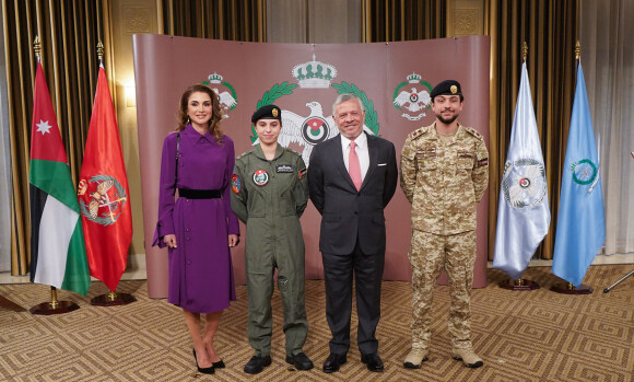 La Princesse Salma de Jordanie, le roi Abdallah II de Jordanie, la reine Rania de Jordanie et le prince Al Hussein bin Abdullah II - La Princesse Salma de Jordanie décroche son diplôme de pilote d'avion. Janvier 2020