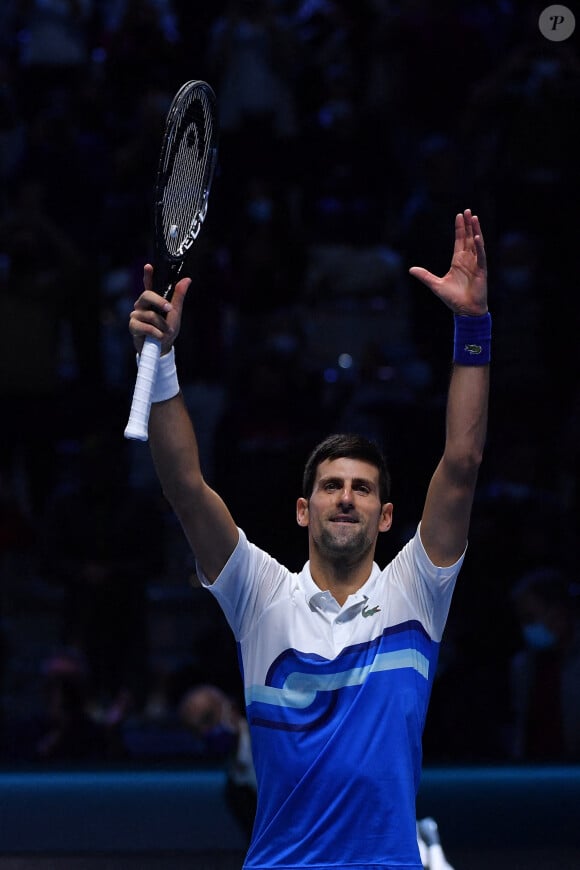 Le Serbe Novak Djokovic remporte son 7 ème trophée du n°1 mondial au classement ATP après avoir battu le Norvégien Casper Ruud (7-6, 6-2) au Masters de tennis de Turin, le 15 novembre 2021. © Antoine Couvercelle / Panoramic / Bestimage