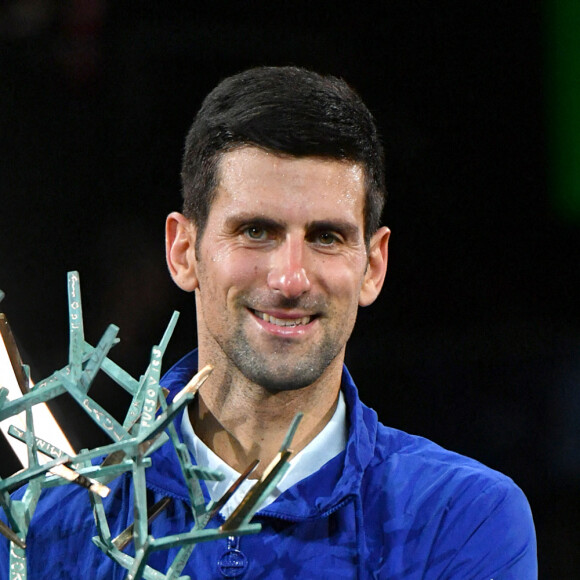 Novak Djokovic remporte la finale homme du Rolex Paris Masters face à Daniil Medvedev le 7 novembre 2021. © Veeren/Bestimage