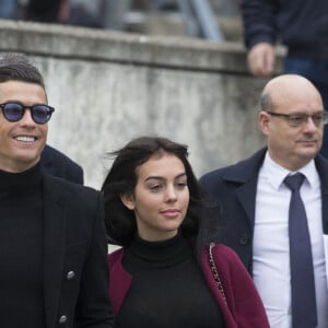 Cristiano Ronaldo quitte le tribunal avec sa compagne Georgina Rodríguez à Madrid le 22 janvier 2019.