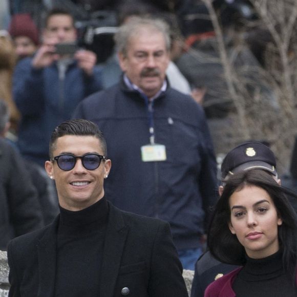 Cristiano Ronaldo quitte le tribunal avec sa compagne Georgina Rodríguez à Madrid le 22 janvier 2019.
