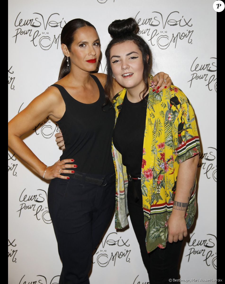 Elisa Tovati et Hoshi (Mathilde Gerner) - Photocall de la 7ème édition du concert caritatif "Leurs voix pour l'espoir" au profil de la recherche contre le cancer du pancréas à l'Olympia à Paris, France, le 1er octobre 2018. © Marc Ausset-Lacroix/Bestimage
