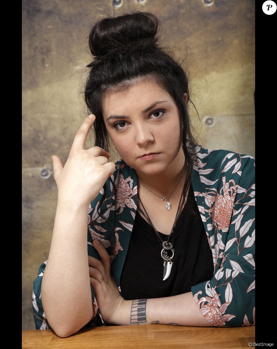 Portrait de la chanteuse Hoshi à Paris, France, le 4 avril 2018.