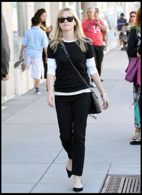 Reese Witherspoon faisant du shopping à Beverly Hills, le 5 janvier 2010