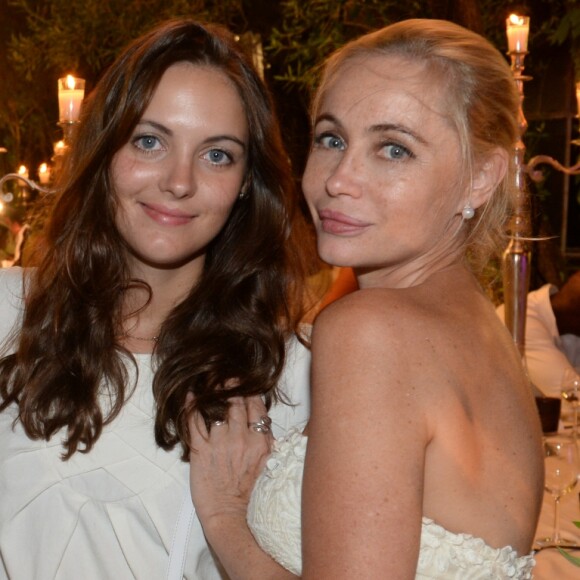 Emmanuelle Béart avec sa maman Geneviève Galéa et sa fille Nelly Auteuil - 20e édition de la soirée Blanche aux Moulins de Ramatuelle à Saint-Tropez le 12 juillet 2015. © Rachid Bellak / LMS / Bestimage