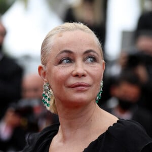 Emmanuelle Béart - Montée des marches du film "Les intranquilles" lors du 74e Festival de Cannes. Le 16 juillet 2021. © Borde-Jacovides-Moreau / Bestimage