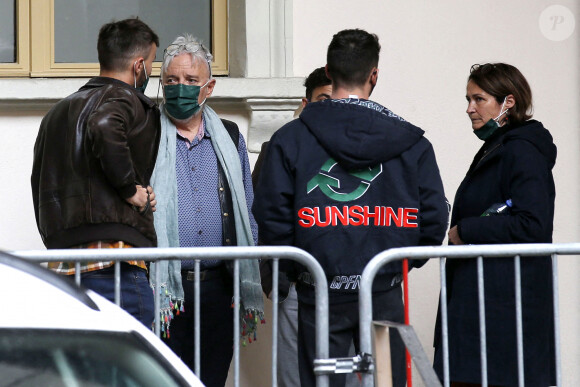 Didier et Cécile Noyer, les parents d'Arthur Noyer (la victime) et Quentin, le frère de Arthur - Procès de Nordahl Lelandais à la cour d'assises de la Savoie, à Chambéry pour le meurtre d'Arthur Noyer le 5 mai 2021. © Pascal Fayolle / Bestimage